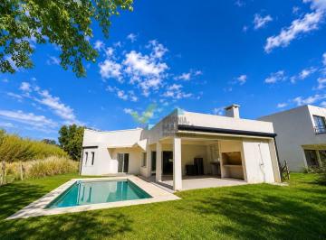 Casa · 235m² · 6 Ambientes · 2 Cocheras · Oportunidad Casa con Pileta en Una Planta - Los Eucaliptos Haras Santa Maria