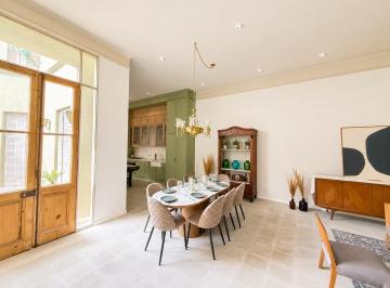Casa de 6 ambientes, Rosario · Casa de 3 Dorm. con Pileta en Venta en Rosario