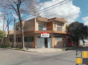 Depósito de 3 ambientes, Lanús · Galpon con Vivienda en El Centro de Valentin Alsina!
