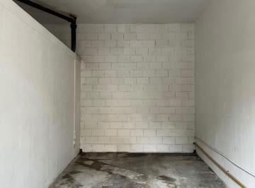 Local comercial · 21m² · Deposito en Alquiler a m. Av Directorio