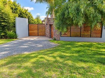 Casa · 90m² · 3 Ambientes · 1 Cochera · Casa en Venta con Gran Lote Villa Rosa, Pilar