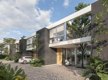 Casa · 94m² · 4 Ambientes · 2 Cocheras · Casa en Construcción en Venta en Complejo Cerrado - City Bell de 3 Dorm. con Pileta y Sum