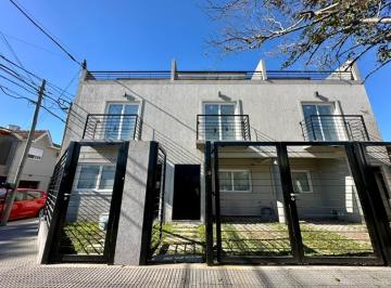 Casa · 105m² · 3 Ambientes · 1 Cochera · Exc Ubic Triplex a Est 2 Dor Ste Play Fdo Coch