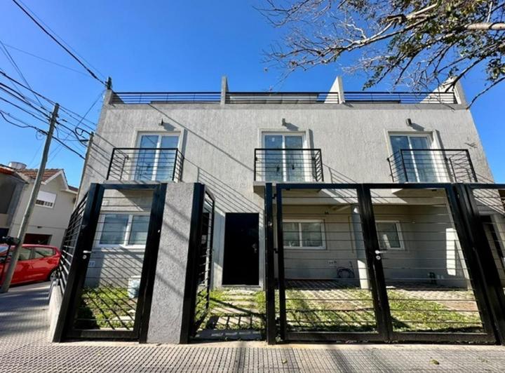Casa · 105m² · 3 Ambientes · 1 Cochera