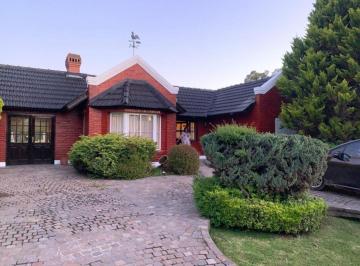 Casa de 5 ambientes, Esteban Echeverría · Casa en Alquiler en Club de Campo Echeverria del Lago