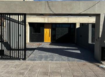 Casa de 4 ambientes, Cipolletti · Casa a Estrenar en Alquiler 2 Dorm. y Parrilla