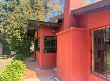 Casa · 1300m² · 5 Dormitorios · Casa en Bella Vista