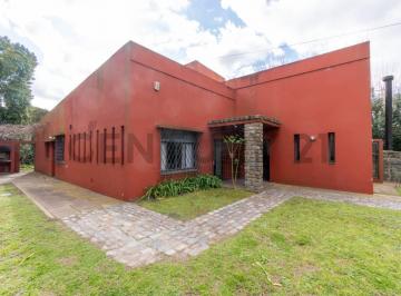 Casa · 470m² · 10 Ambientes · 4 Cocheras · Casa en Venta en City Bell