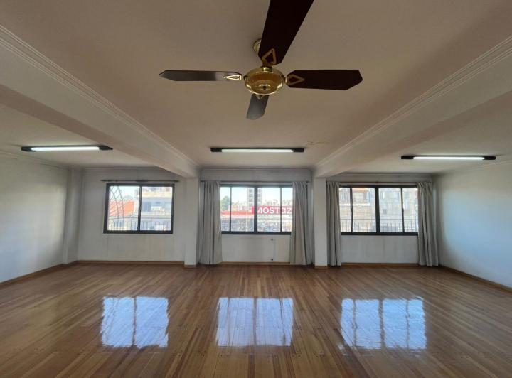 Local comercial · 186m²