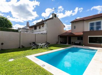 Casa · 239m² · 5 Ambientes · 4 Cocheras · Venta Casa 5 Ambientes Hurlingham Parque y Pileta