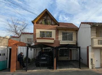 PH · 80m² · 3 Ambientes · 1 Cochera · Venta Dúplex de Tres Amb. con Garaje y Fondo Libre. Lanus o