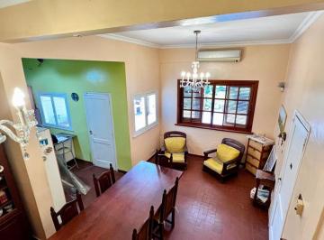 Casa · 111m² · 5 Ambientes · 2 Cocheras · Venta - 2 Casas Sobre Lote Propio - Valor Oportunidad!