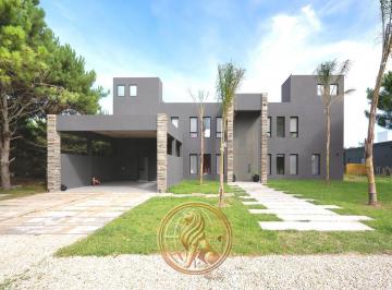 Casa · 480m² · 7 Ambientes · 2 Cocheras · Venta Casa La Herradura Pinamar 7 Ambientes Oportunidad