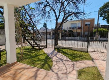 Departamento · 63m² · 2 Ambientes · 1 Cochera · Alquiler Departamento 1 Dormitorio C/ Cochera y Patio Amplio B° Crisol