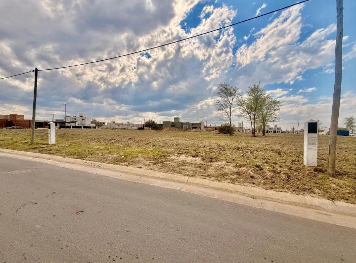 Terreno · 600m²