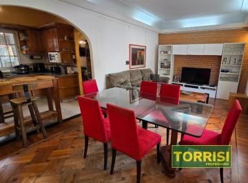 Casa · 170m² · 5 Ambientes · Venta Casa 5amb 220 m² Terraza Quincho Lote Prop Numancia 400