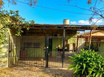 Casa · 80m² · 4 Ambientes · 1 Cochera · Venta Casa en Garin 3 Ambientes