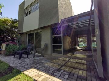 Casa · 180m² · 6 Ambientes · Remax Vende Casa en Chacras de Coria Mendoza