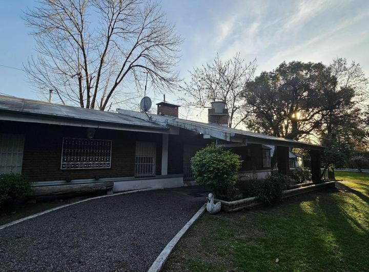 Casa · 200m² · 3 Ambientes · 1 Cochera