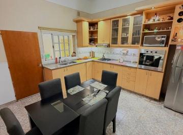 Casa de 4 ambientes, Monte Castro · Venta Casa C/cochera, Terraza y Parrilla Monte Castro