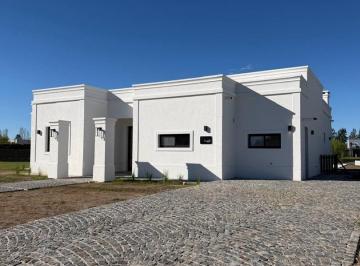Casa · 184m² · 5 Ambientes · 1 Cochera · Casa Chalet en Venta en San Matias - Area 1, San Matias, Escobar