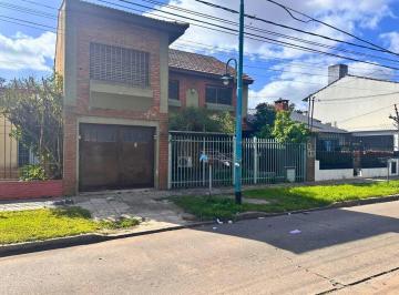 a890aff6-963b-47d7-bff2-d0ec1dbedc09.jpeg · Venta 4 Casa, Chalet 5 Ambientes Multifamiliar Jardín Cochera Lavadero Oportunidad Renta