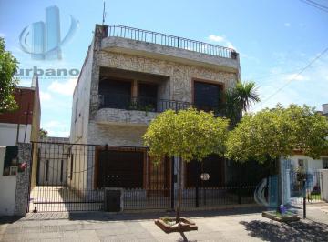Casa · 250m² · 5 Ambientes · 3 Cocheras · Casa en Alquiler 5 Amb. C/ Galpon - San Justo