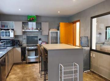 Casa · 450m² · 5 Ambientes · 2 Cocheras · Casa Chalet en Venta en El Bosque Club de Campo, Córdoba