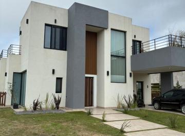 Casa de 5 ambientes, Ezeiza · Casa a La Venta en La Providencia - Canning