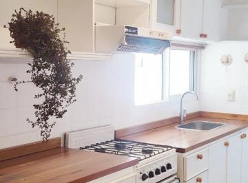 Departamento en Alquiler de 4 ambientes  · Hermoso Departamento Renovado en Saavedra.