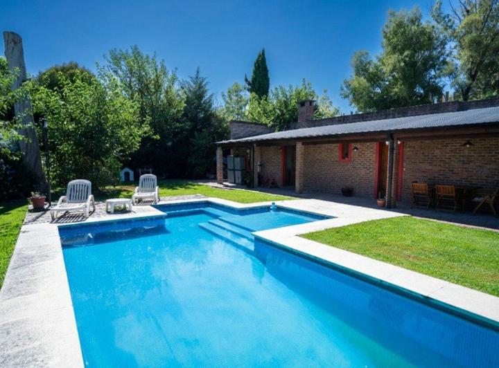 Casa · 237m² · 6 Ambientes · 2 Cocheras