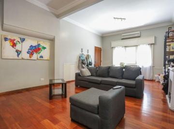 Casa · 292m² · 8 Ambientes · 1 Cochera · Venta Casa en Flores, 2 Phs en Block
