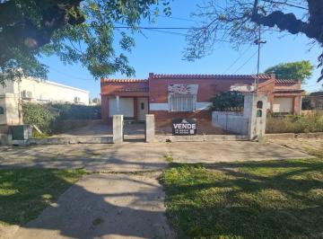 Casa · 268m² · 3 Ambientes · Casa en San Jeronimo Sud