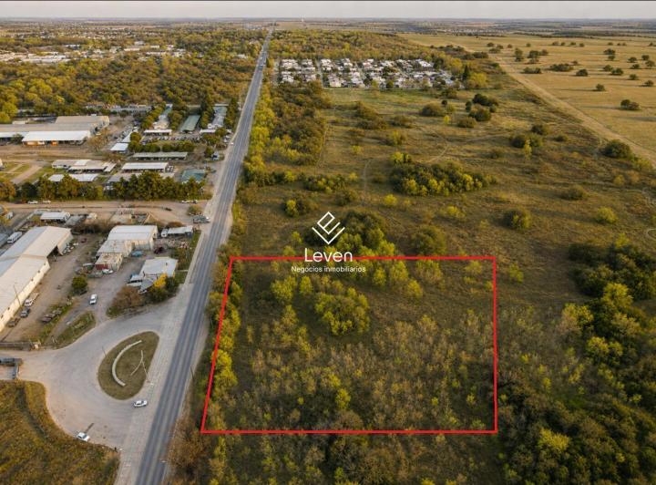 Terreno · 44000m²