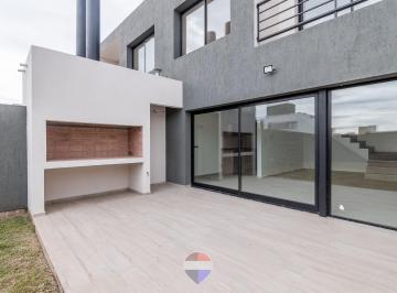 Casa · 94m² · 3 Ambientes · 1 Cochera · Venta Duplex 2 Dorm Docta Urbanizacion Cordoba