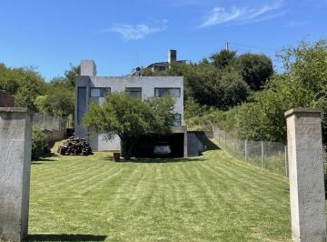 Casa · 155m² · 7 Ambientes · 2 Cocheras · Casa - Estancia Vieja