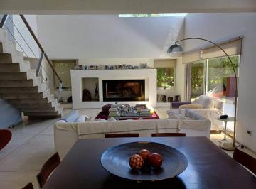 Casa · 230m² · 6 Ambientes · 2 Cocheras · Venta Casa Moderna en Barrio Laguna del Sol, Tigre