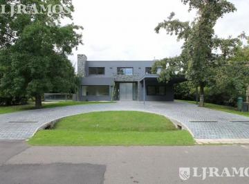 Casa · 307m² · 5 Dormitorios · 2 Cocheras · Lj Ramos | Vende| Casa en Ayres de Pilar | Km 43.5 Panamericana Ramal Pilar