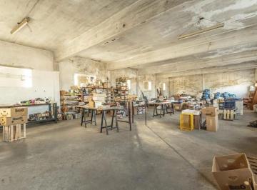 Depósito · 881m² · Venta Galpón / Depósito 500 m² con Vivienda Lanús