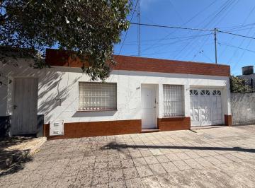 Casa · 70m² · 3 Ambientes · 1 Cochera · Casa en Venta en Pergamino con Cochera