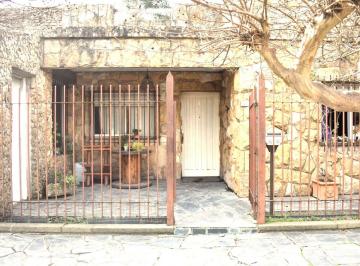 Casa · 100m² · 4 Ambientes · Venta Casa 3 Dorm. con Pileta y Jardin Merlo