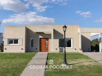 Casa · 122m² · 4 Ambientes · 2 Cocheras · Casa en Venta Barrio Santa Ines Canning