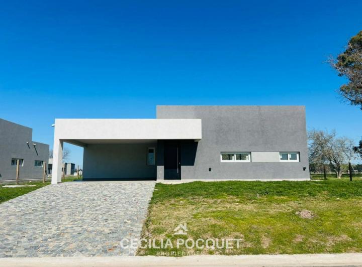 Casa · 131m² · 4 Ambientes · 1 Cochera
