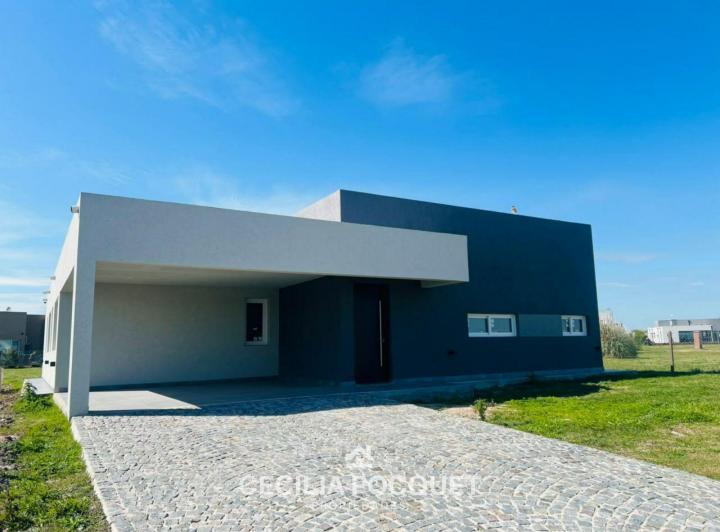 Casa · 158m² · 4 Ambientes · 1 Cochera