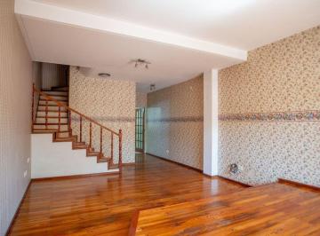 Casa · 251m² · 5 Ambientes · 2 Cocheras · Triplex 5 Amb C/dep Jardin y 2 Cocheras A/credito
