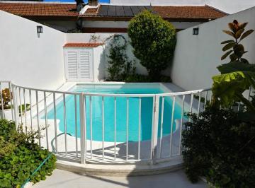 PH · 125m² · 6 Ambientes · 1 Cochera · Concordia 2082: Impecable Triplex 6amb. Patio/quincho Pileta Cochera