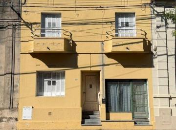 Casa · 188m² · 9 Ambientes · Se Vende Casona Antigüa Céntrica a Refaccionar - Vt