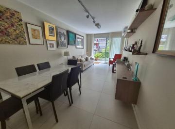 Departamento de 4 ambientes, Villa Urquiza · Impecable Semipiso 4 Ambientes en Venta en Villa Urquiza con Balcón y Coch Fija - Edificio de Categ