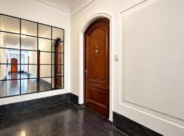 PH · 87m² · 4 Ambientes · PH en Venta en La Plata de 3 Dorm. con Patio y Parrilla