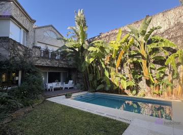 Casa · 320m² · 6 Ambientes · 2 Cocheras · Casa en Villa Devoto | Zona Colegios | Pileta Climatizada | Quincho y Playroom en 2 Plantas
